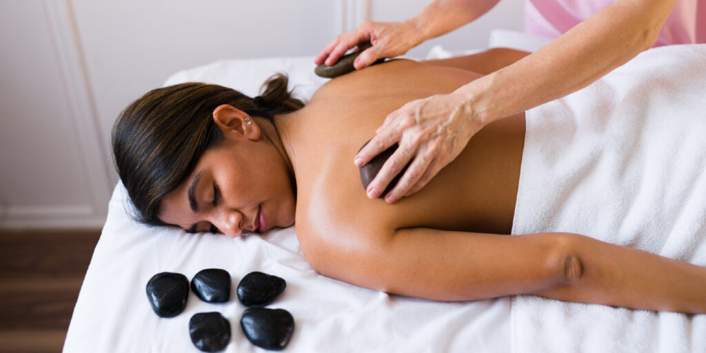 Pedras Quente: Massagens para aliviar o stress